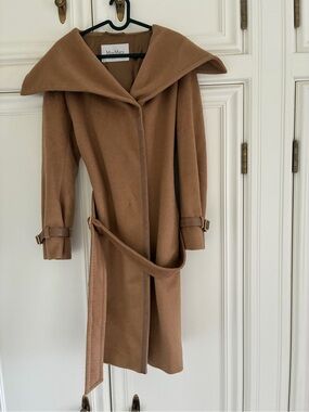MaxMara - classic camel wool coat
